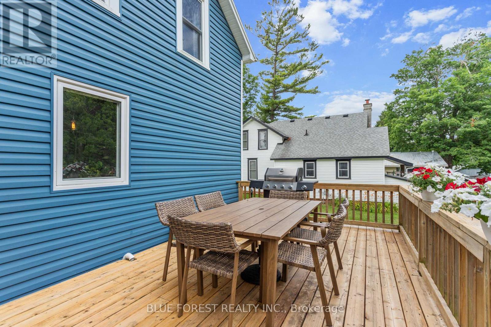 9 Union Street E, Lambton Shores, Ontario  N0M 1B0 - Photo 25 - X13536286