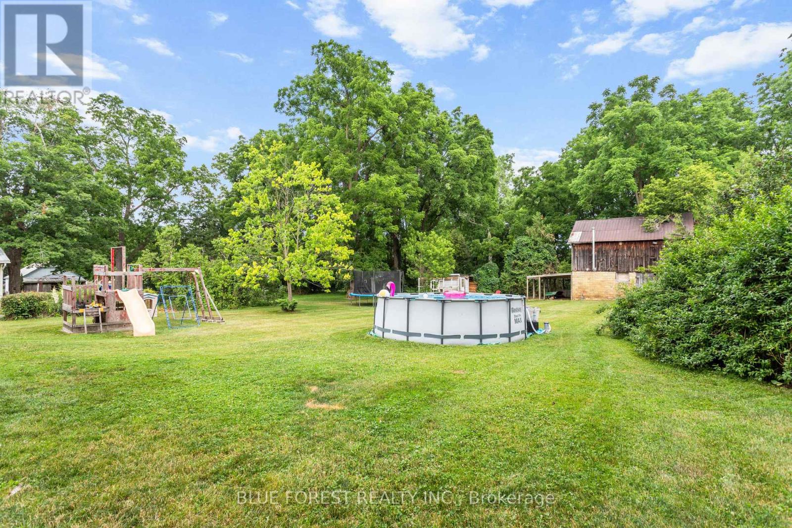 9 Union Street E, Lambton Shores, Ontario  N0M 1B0 - Photo 28 - X13536286