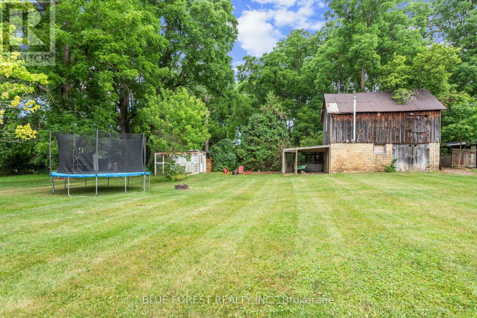 9 Union Street E, Lambton Shores, Ontario  N0M 1B0 - Photo 30 - X13536286