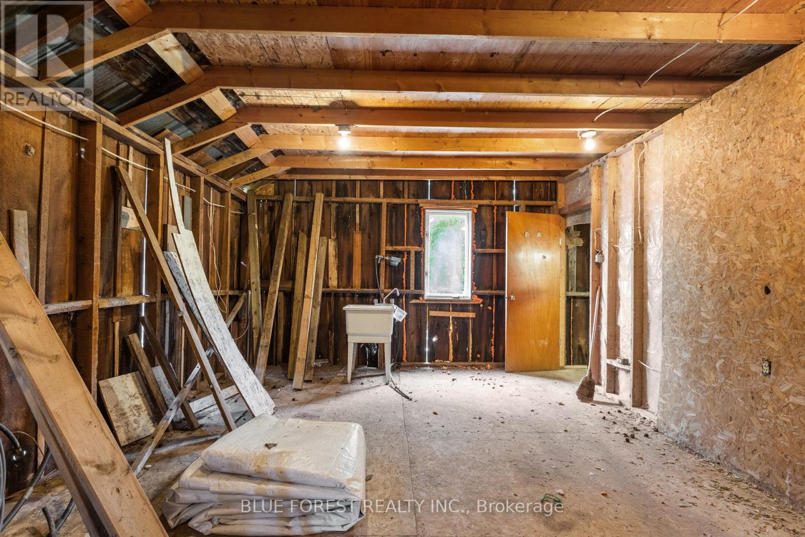 9 Union Street E, Lambton Shores, Ontario  N0M 1B0 - Photo 37 - X13536286