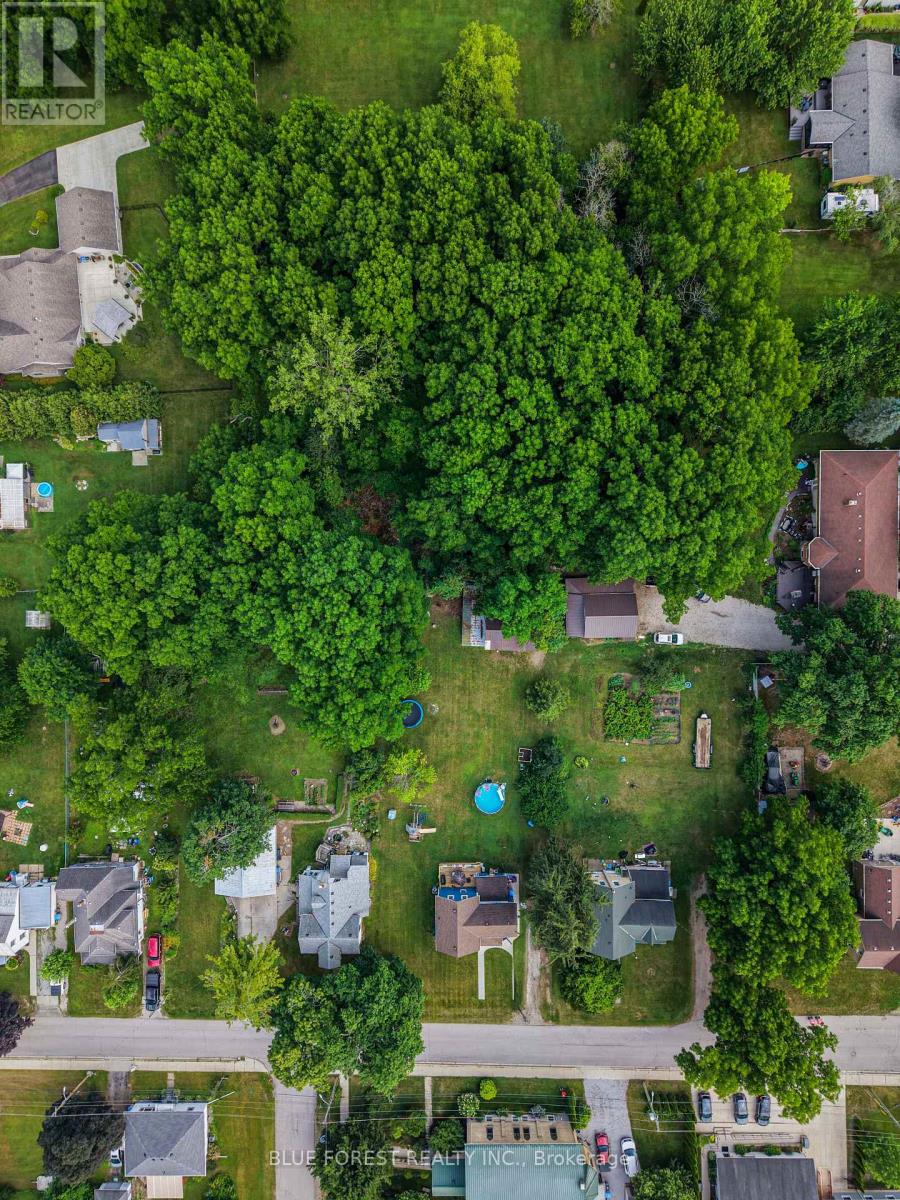 9 Union Street E, Lambton Shores, Ontario  N0M 1B0 - Photo 41 - X13536286
