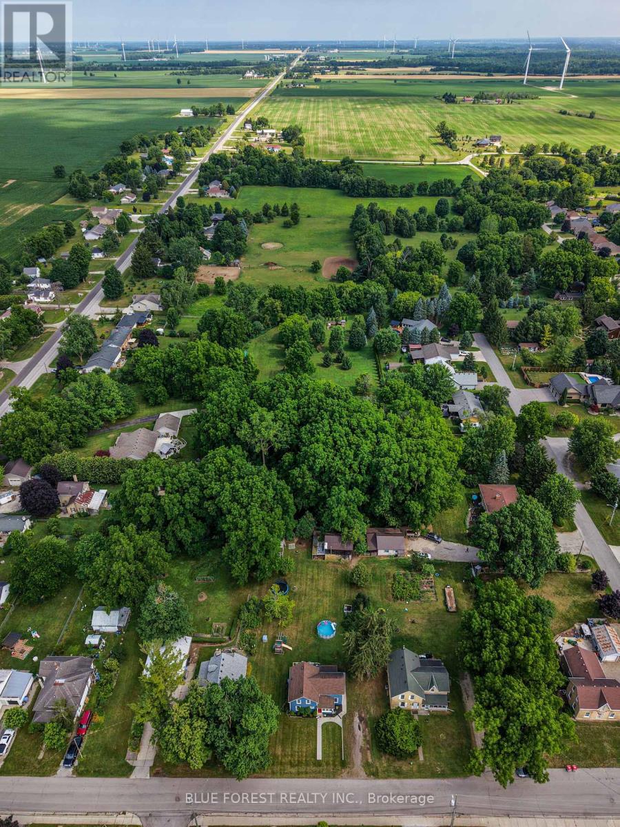 9 Union Street E, Lambton Shores, Ontario  N0M 1B0 - Photo 43 - X13536286