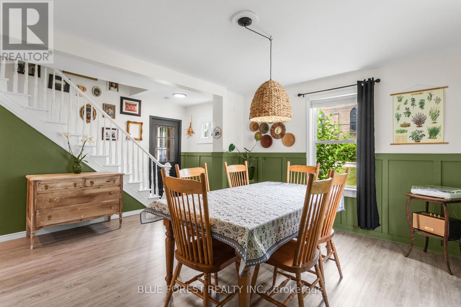 9 Union Street E, Lambton Shores, Ontario  N0M 1B0 - Photo 6 - X13536286