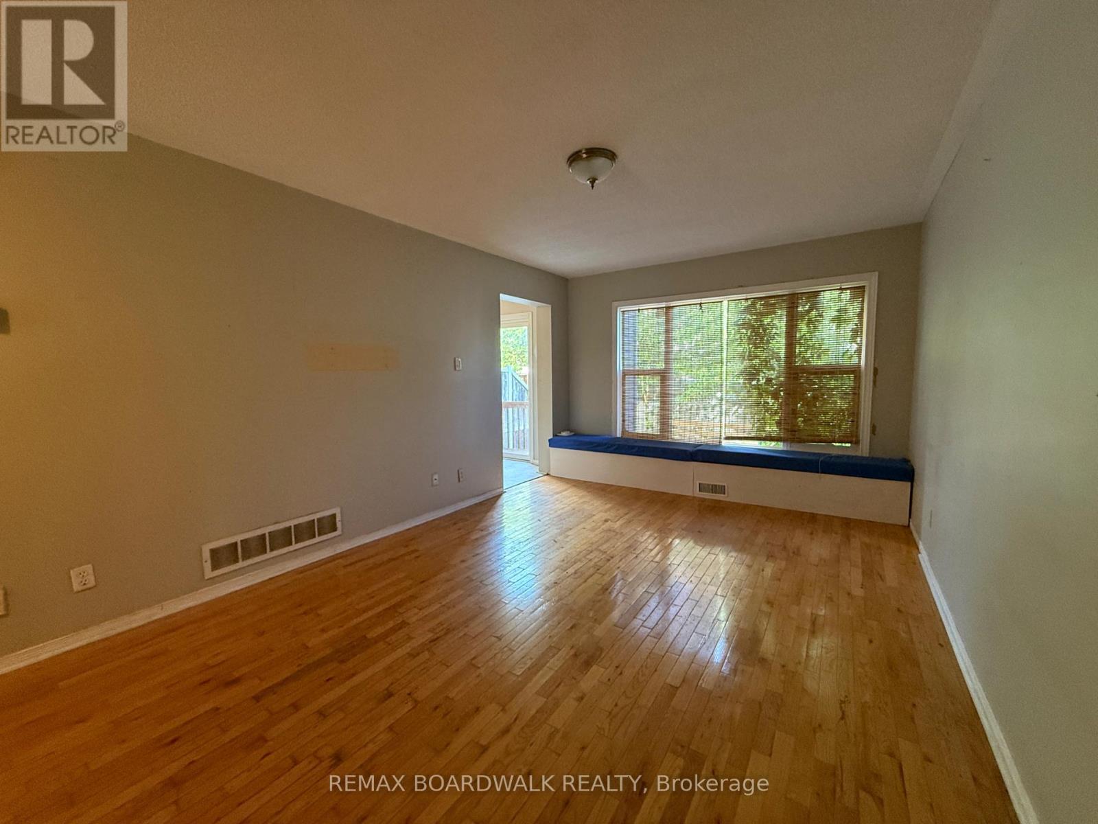 11 Meadowbreeze Drive, Ottawa, Ontario  K2M 2L6 - Photo 5 - X13536342