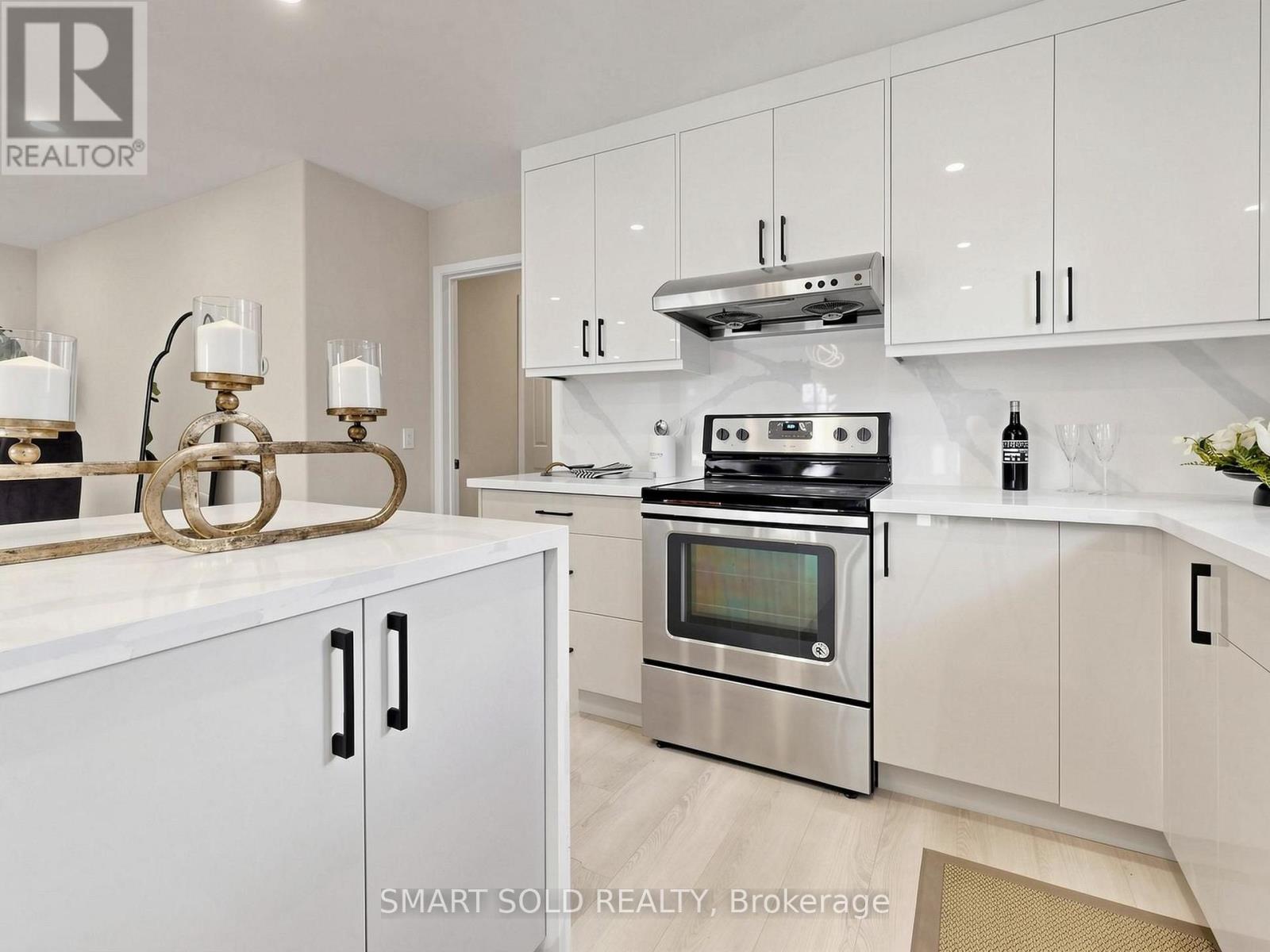76 Clancy Drive, Toronto, Ontario  M2J 2V8 - Photo 4 - C13535996