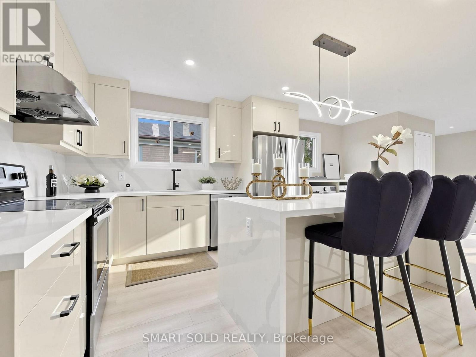 76 Clancy Drive, Toronto, Ontario  M2J 2V8 - Photo 5 - C13535996