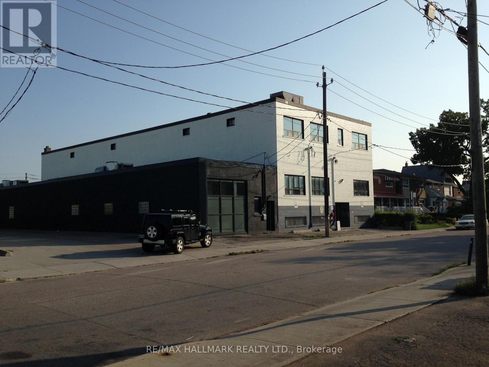 346-348 Ryding Avenue, Toronto, Ontario M6N 1H5 - Photo 2 - W13536298