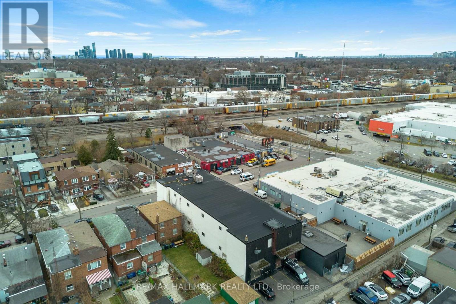 346-348 Ryding Avenue, Toronto, Ontario M6N 1H5 - Photo 3 - W13536298