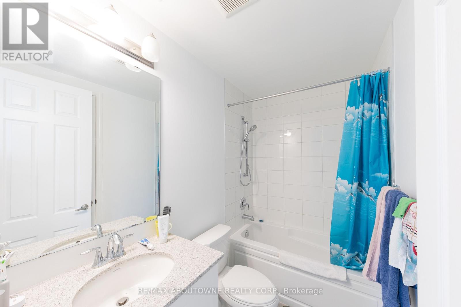 3040 Bramall Gardens, Oakville, Ontario  L6H 7Y2 - Photo 4 - W13536304
