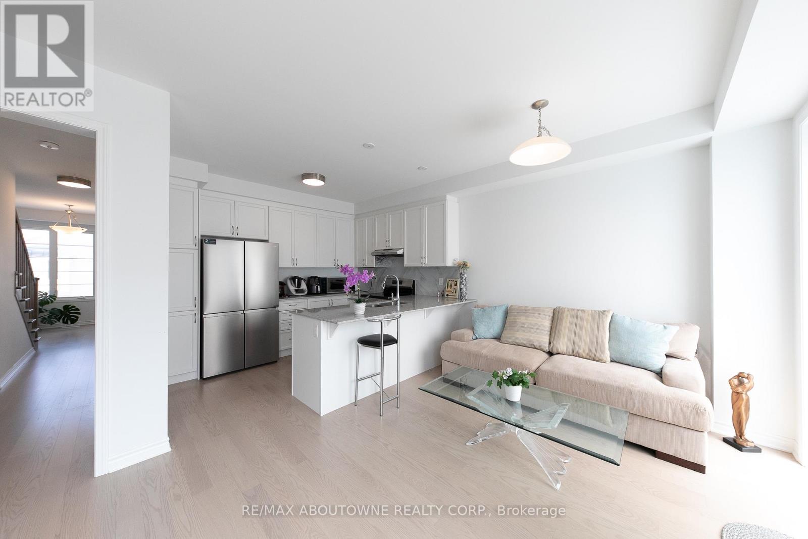 3040 Bramall Gardens, Oakville, Ontario  L6H 7Y2 - Photo 5 - W13536304