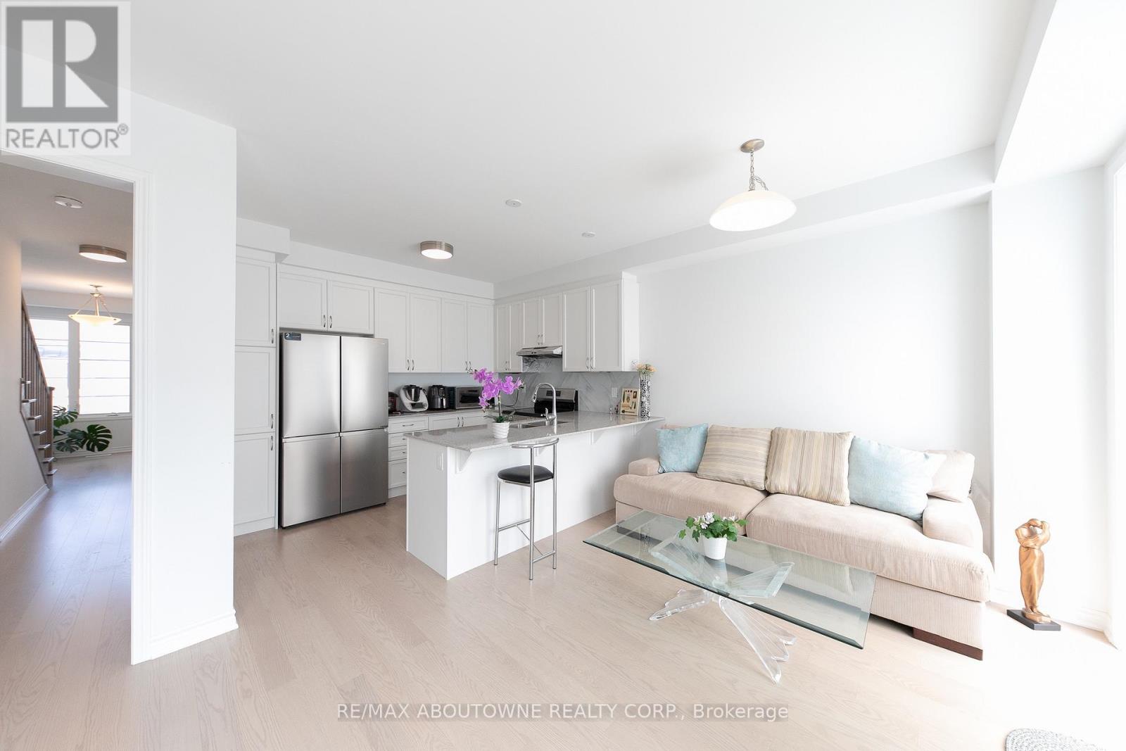 3040 Bramall Gardens, Oakville, Ontario  L6H 7Y2 - Photo 7 - W13536304