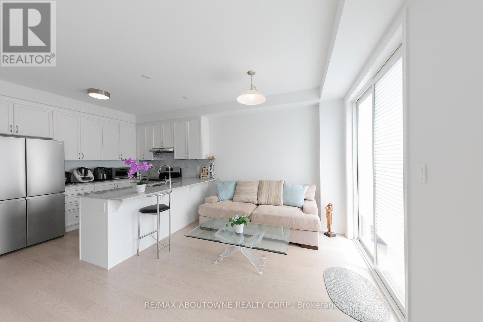 3040 Bramall Gardens, Oakville, Ontario  L6H 7Y2 - Photo 9 - W13536304