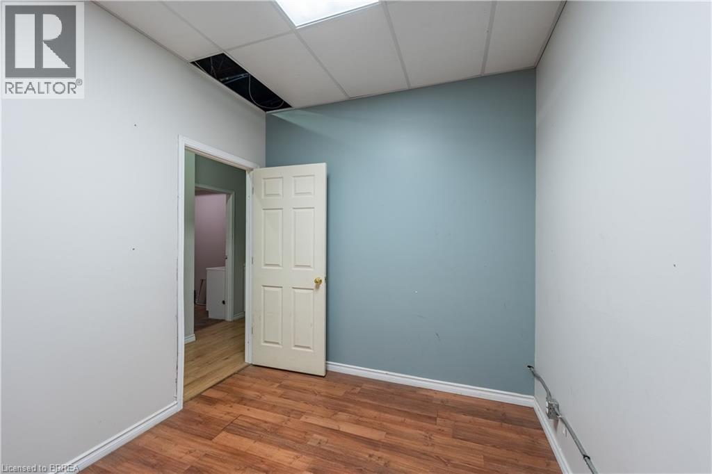27 Copernicus Boulevard Unit# 4, Brantford, Ontario  N3P 1N4 - Photo 10 - 40843837