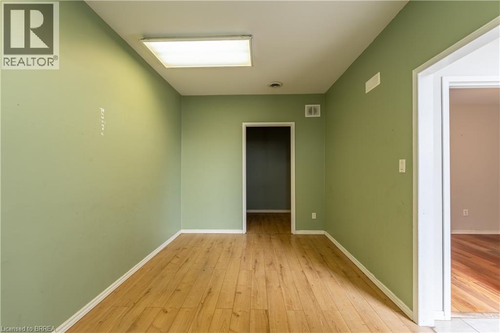 27 Copernicus Boulevard Unit# 4, Brantford, Ontario  N3P 1N4 - Photo 6 - 40843837