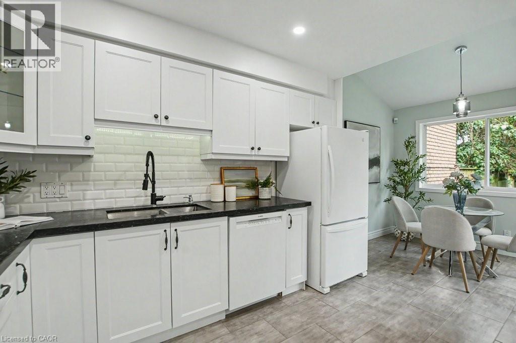 400 Laurel Gate Drive, Waterloo, Ontario  N2T 2S6 - Photo 13 - 40845860