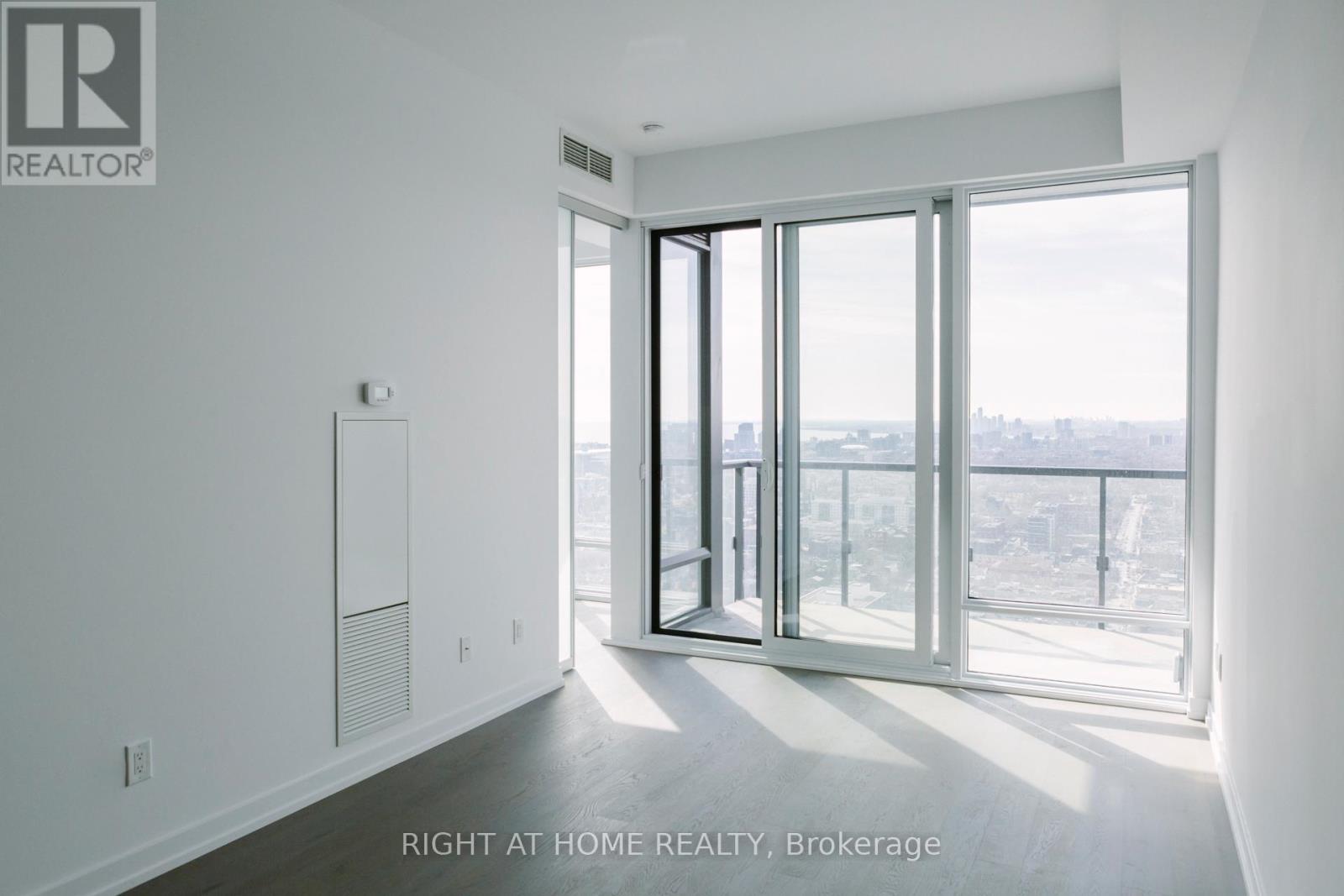 2711 - 488 University Avenue, Toronto, Ontario  M5G 0C1 - Photo 10 - C13536446
