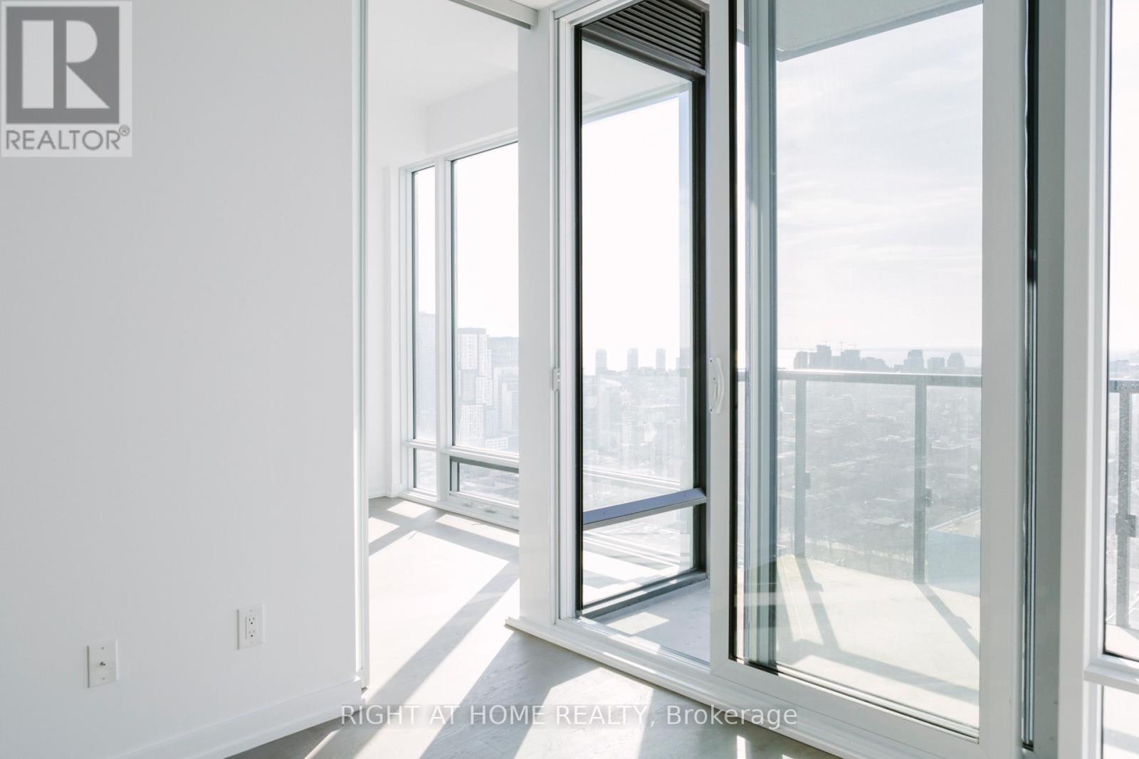 2711 - 488 University Avenue, Toronto, Ontario  M5G 0C1 - Photo 11 - C13536446