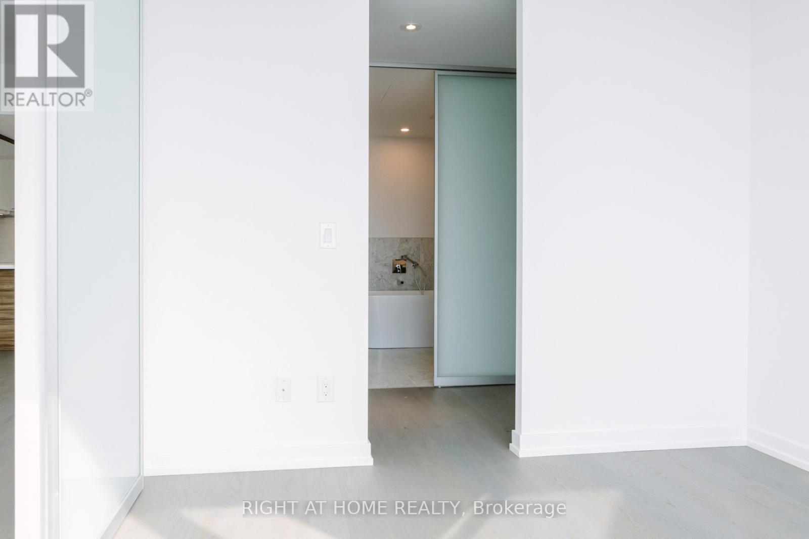 2711 - 488 University Avenue, Toronto, Ontario  M5G 0C1 - Photo 15 - C13536446
