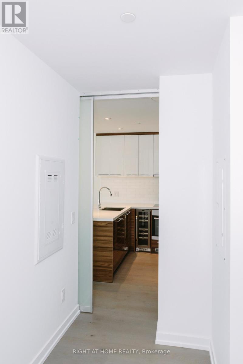 2711 - 488 University Avenue, Toronto, Ontario  M5G 0C1 - Photo 7 - C13536446