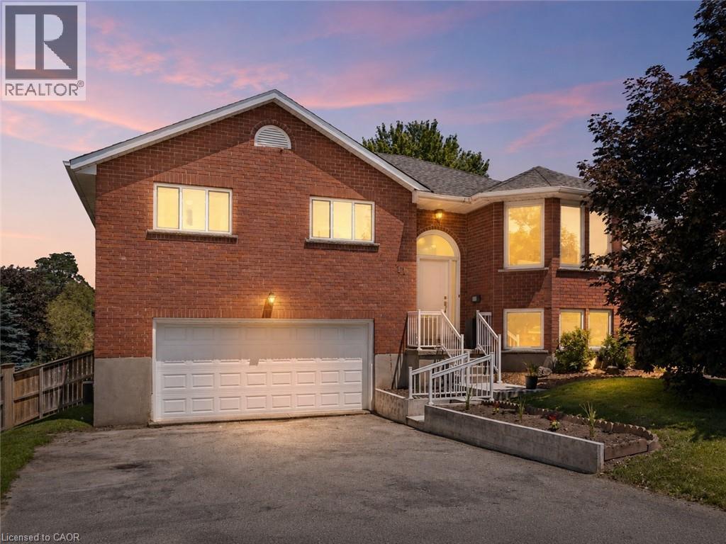 11 BONNIEWOOD Drive, Mapleton