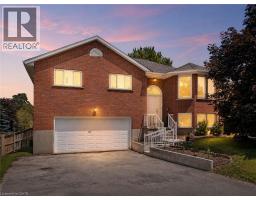 11 BONNIEWOOD Drive, Mapleton, Ontario