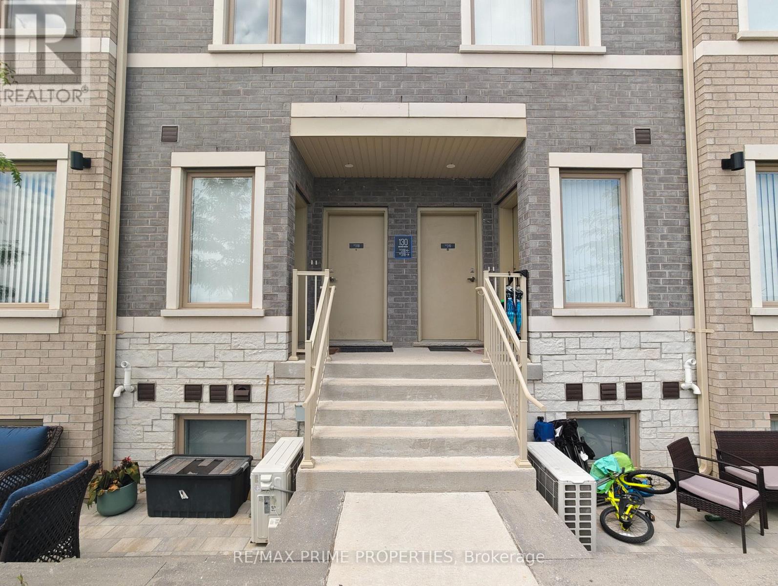 318 - 130 HONEYCRISP CRESCENT, Vaughan, Ontario