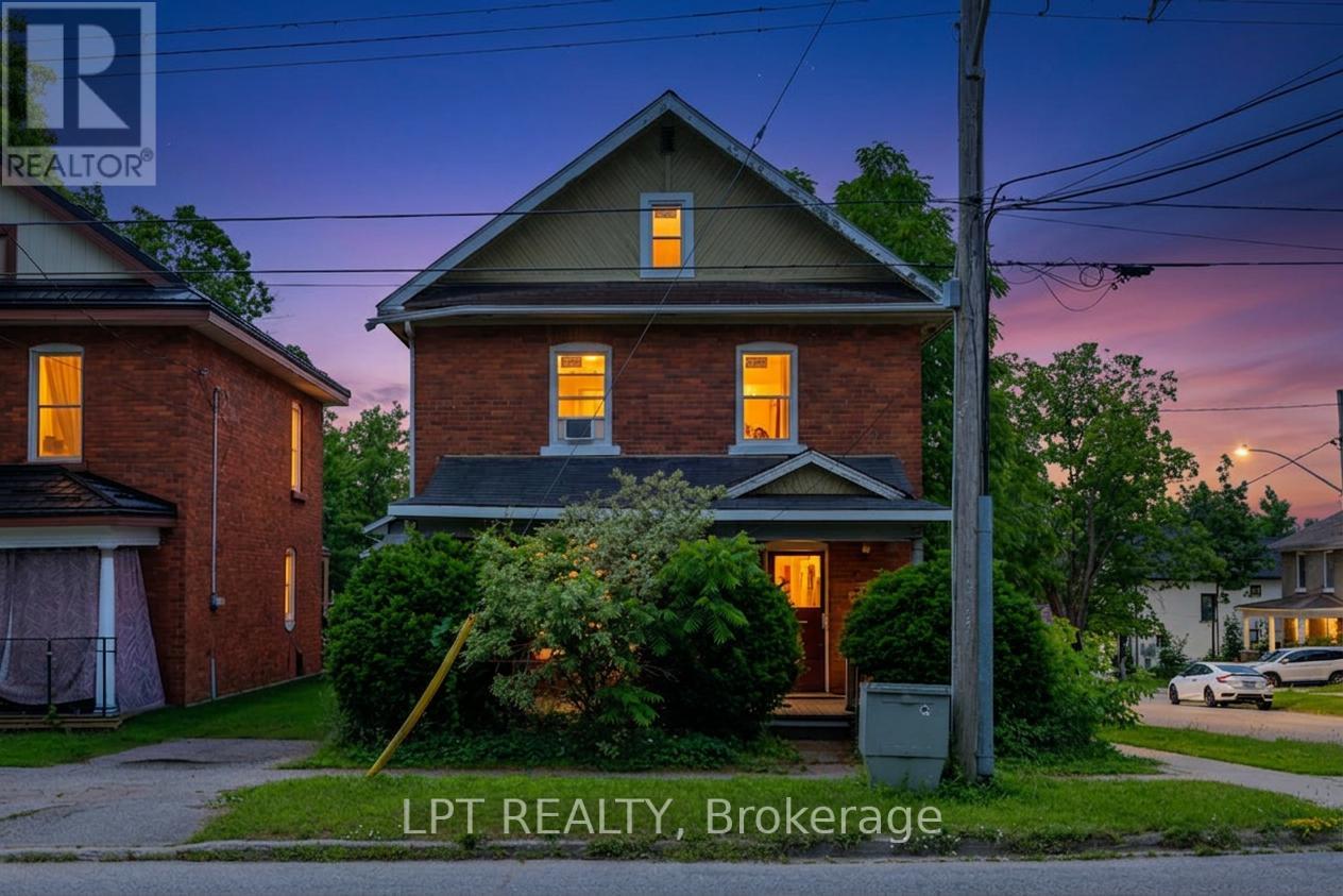 249 Harvey Street, Orillia, Ontario L3V 3M5 - Photo 2 - S13536376