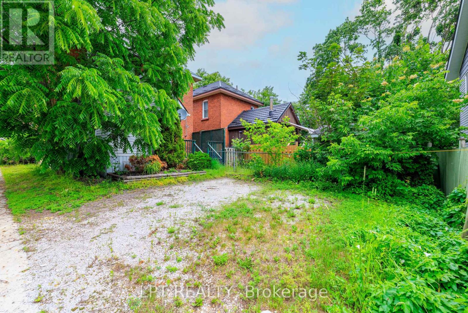 249 Harvey Street, Orillia, Ontario L3V 3M5 - Photo 3 - S13536376