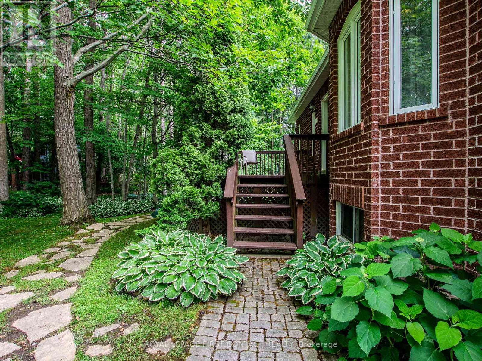 68 Alana Drive, Springwater, Ontario  L4N 7K8 - Photo 4 - S13536438