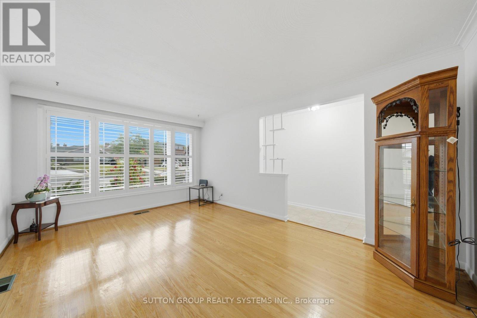 2870 Weston Road, Toronto, Ontario  M9M 2S3 - Photo 5 - W13536360