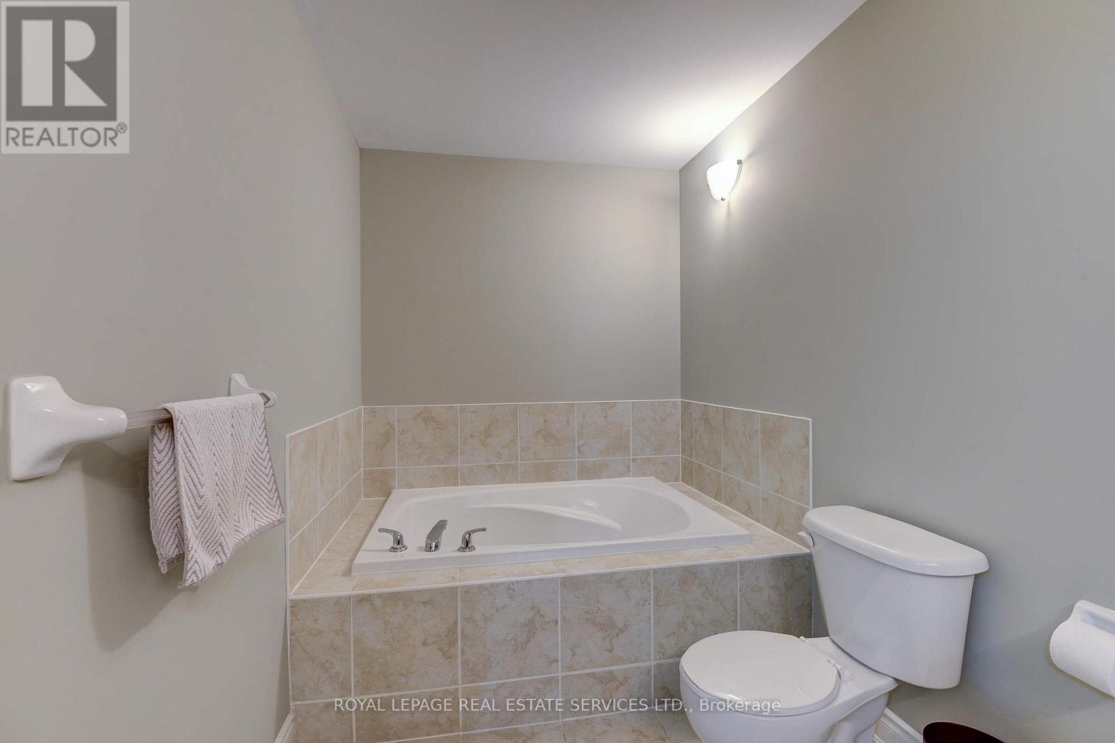 397 Detlor Common, Burlington, Ontario  L7R 0A5 - Photo 19 - W13536366