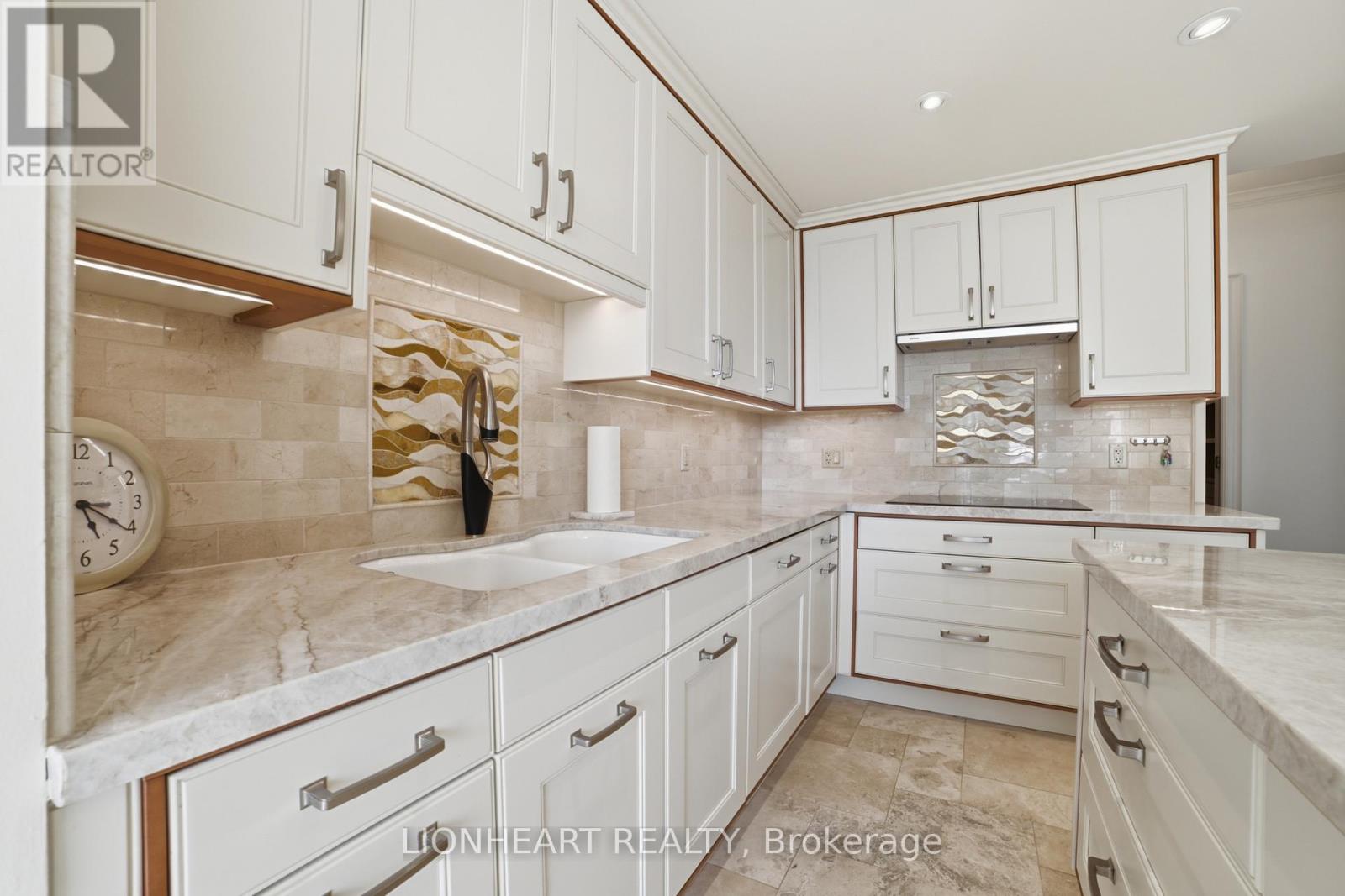 328c - 3500 Lakeshore Road W, Oakville, Ontario  L6L 0B4 - Photo 23 - W13536396
