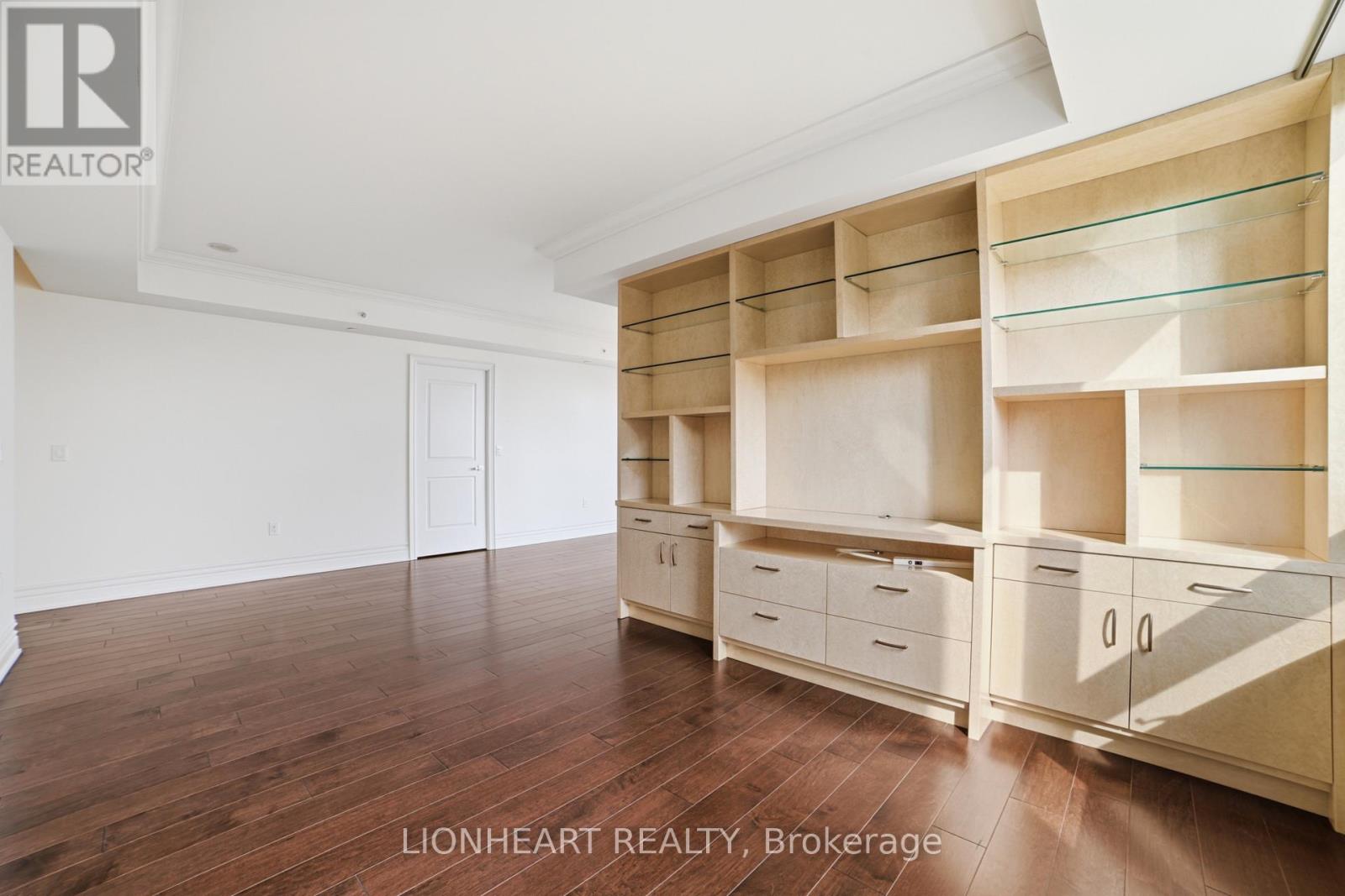 328c - 3500 Lakeshore Road W, Oakville, Ontario  L6L 0B4 - Photo 31 - W13536396