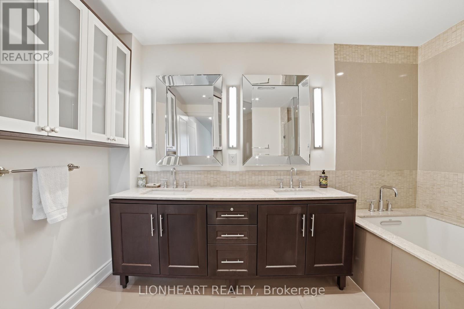 328c - 3500 Lakeshore Road W, Oakville, Ontario  L6L 0B4 - Photo 34 - W13536396