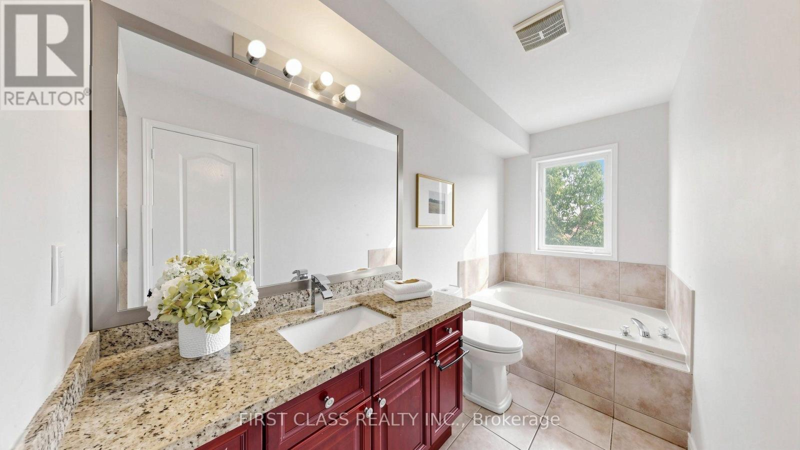 399 Stonetree Court, Mississauga, Ontario  L5B 4H3 - Photo 17 - W13536468