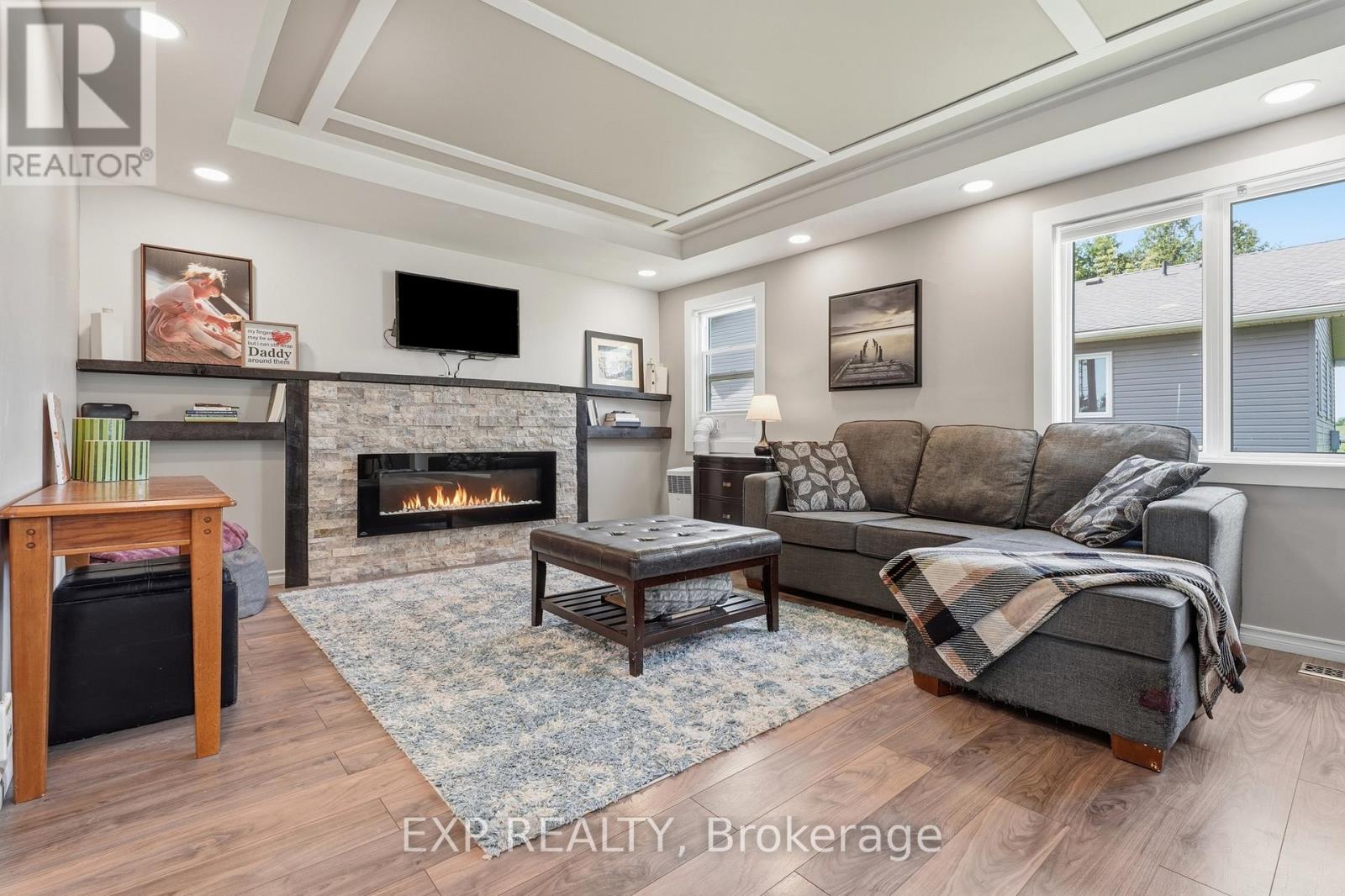 5775 Highway 23 Rr 2 Road, Minto, Ontario  N0G 1Z0 - Photo 5 - X13536416