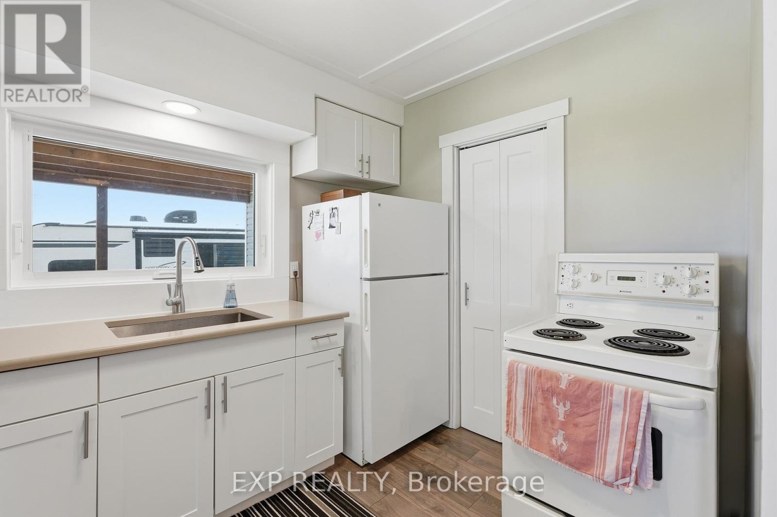 5775 Highway 23 Rr 2 Road, Minto, Ontario  N0G 1Z0 - Photo 9 - X13536416