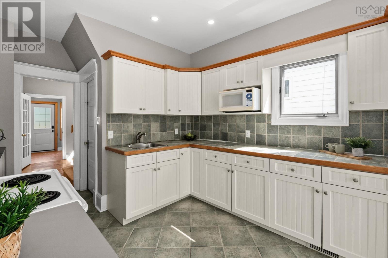 11 Sinclair Street, Dartmouth, Nova Scotia  B2Y 1R7 - Photo 15 - 202616853