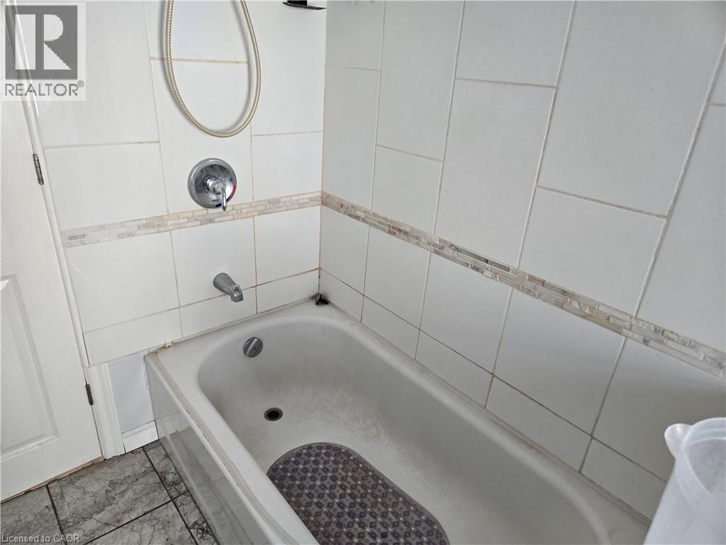 4249 Elgin Street, Niagara Falls, Ontario  L2E 2X7 - Photo 10 - 40846186