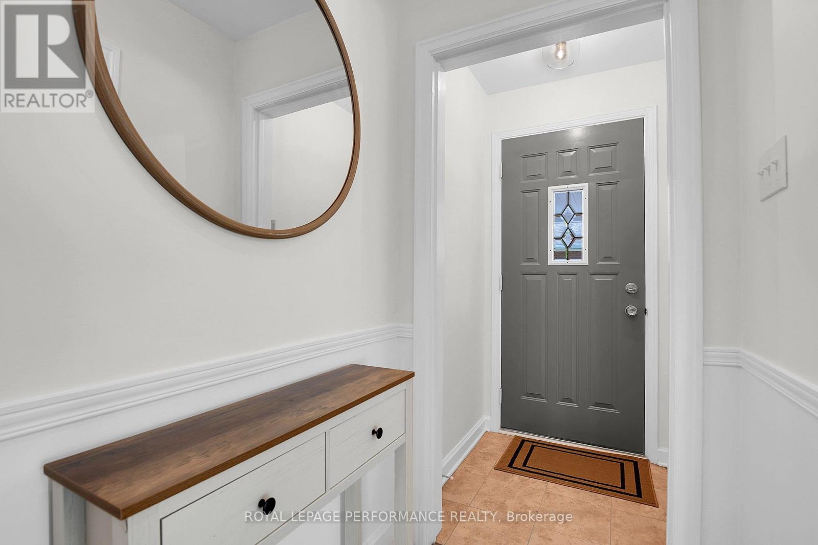 2243 Hillary Avenue, Ottawa, Ontario  K1H 7H7 - Photo 2 - X13530104
