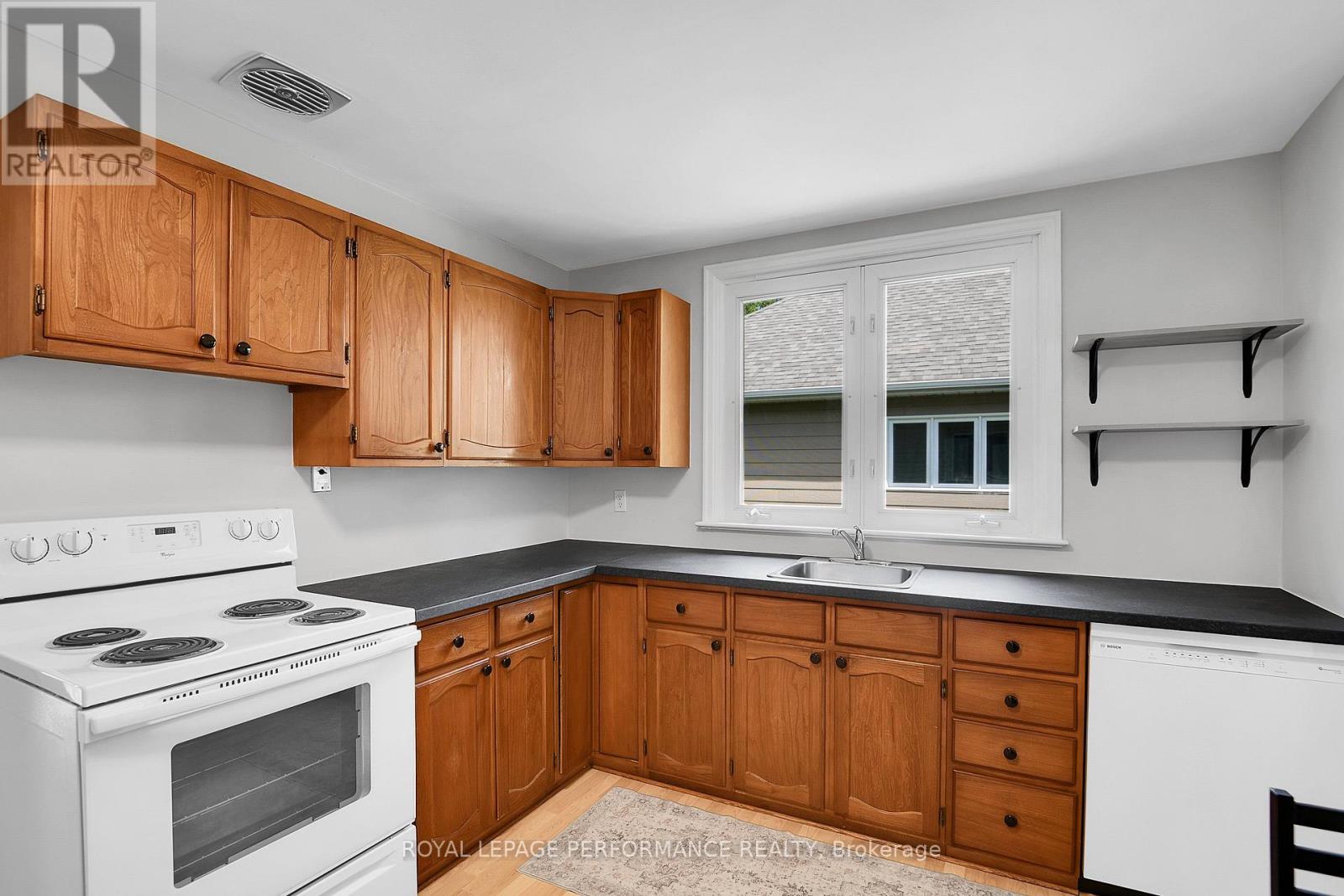 2243 Hillary Avenue, Ottawa, Ontario  K1H 7H7 - Photo 10 - X13530104