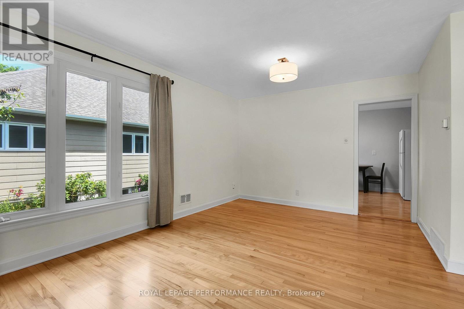 2243 Hillary Avenue, Ottawa, Ontario  K1H 7H7 - Photo 8 - X13530104