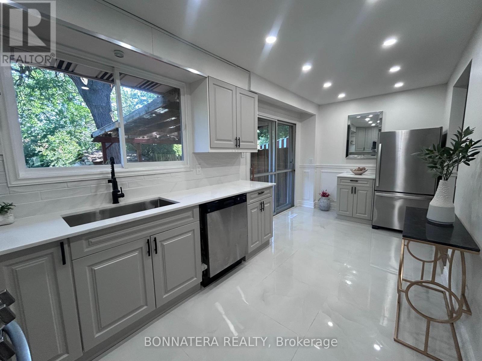 2322 Council Ring Road, Mississauga, Ontario  L5L 1C1 - Photo 12 - W13523322