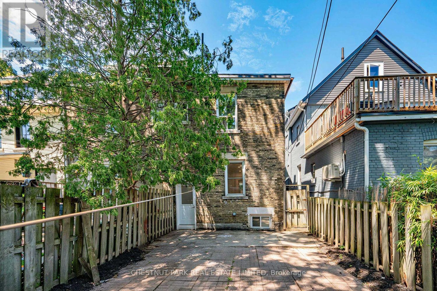 89 Dearbourne Avenue, Toronto, Ontario M4K 1M6 - Photo 32 - E13536636