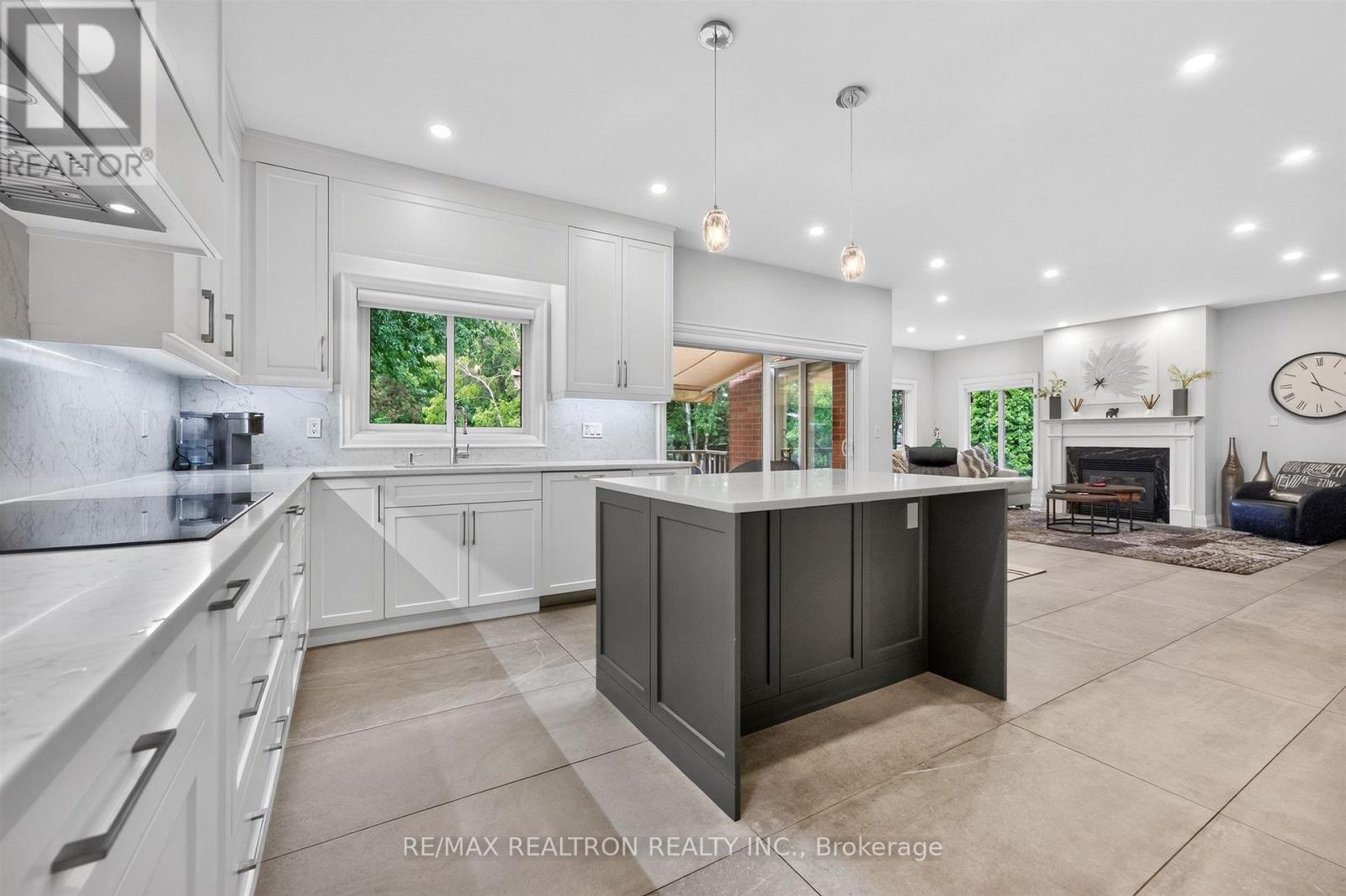 7 Maplehyrn Avenue, East Gwillimbury, Ontario  L0G 1V0 - Photo 18 - N13536704