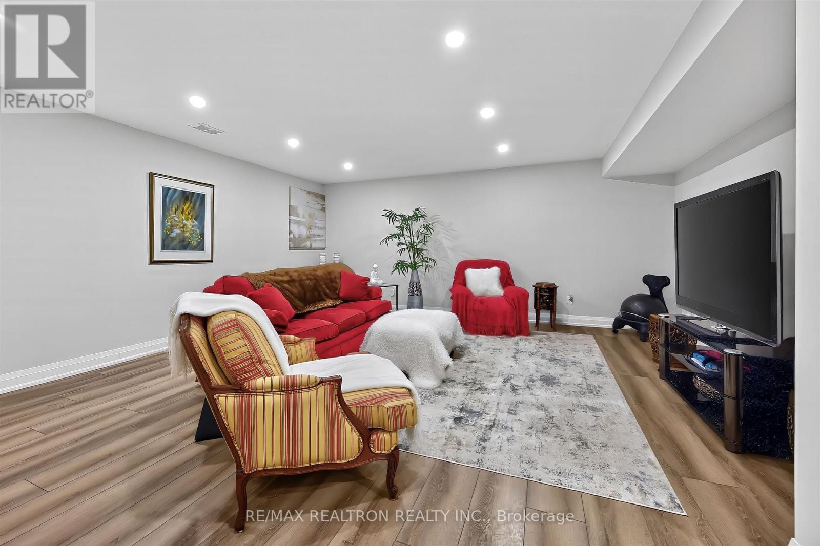 7 Maplehyrn Avenue, East Gwillimbury, Ontario  L0G 1V0 - Photo 37 - N13536704