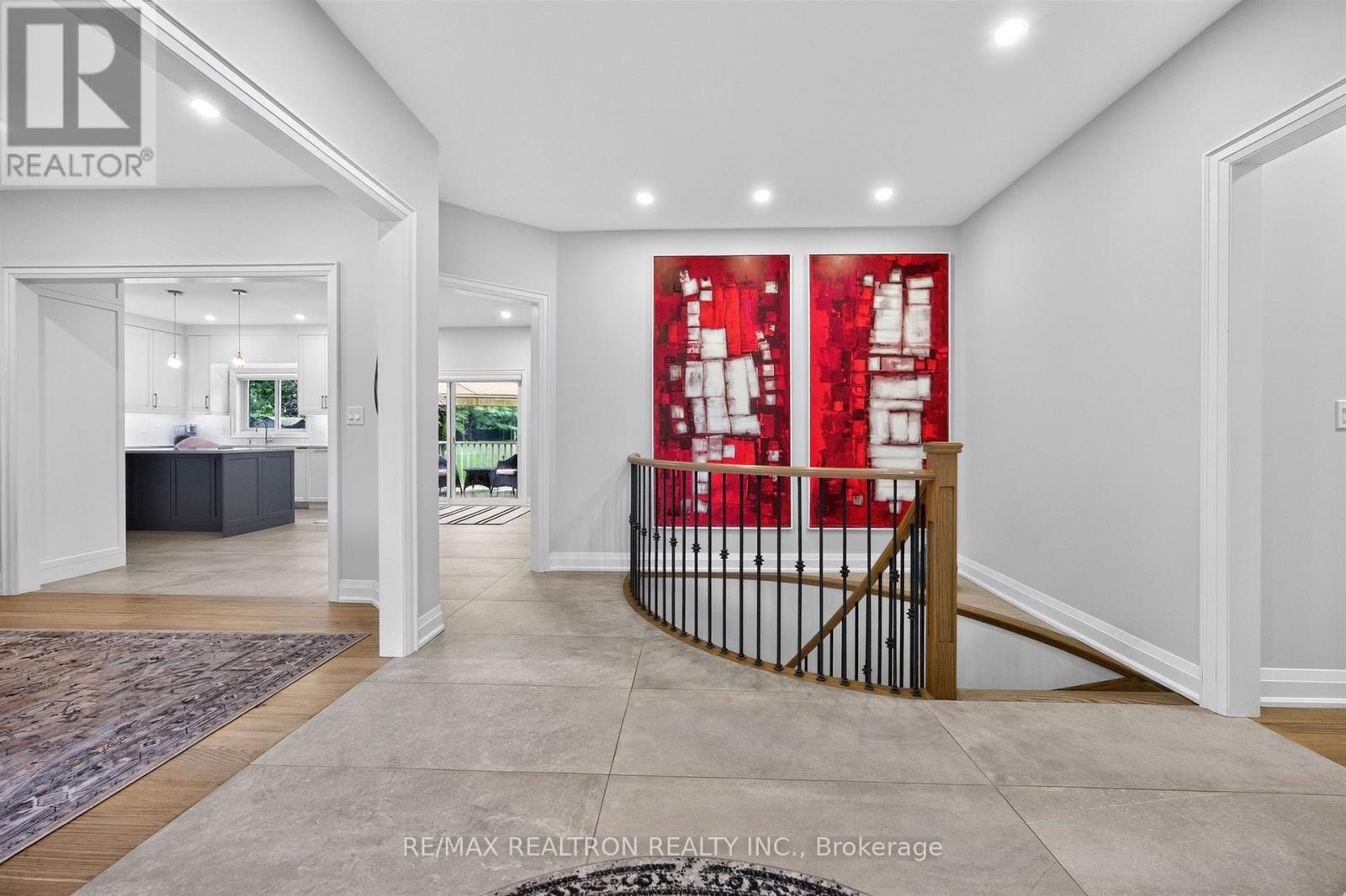 7 Maplehyrn Avenue, East Gwillimbury, Ontario  L0G 1V0 - Photo 6 - N13536704