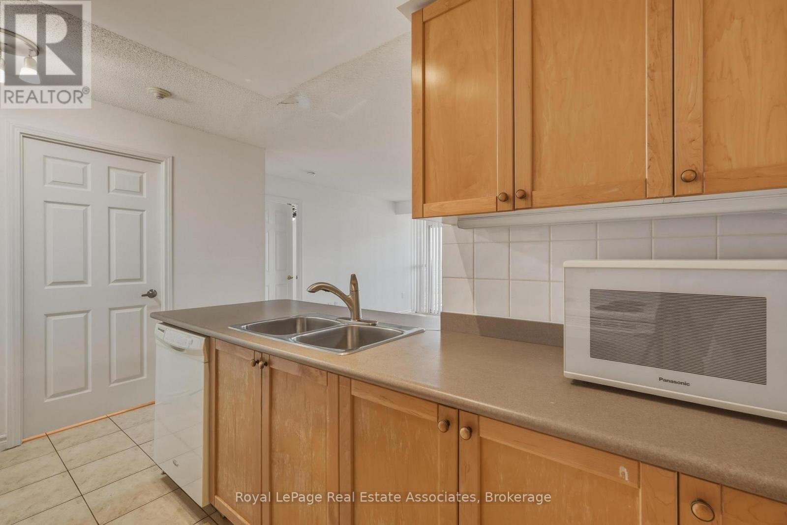 1202 - 55 Strathaven Drive, Mississauga, Ontario  L5R 4G9 - Photo 6 - W13534928
