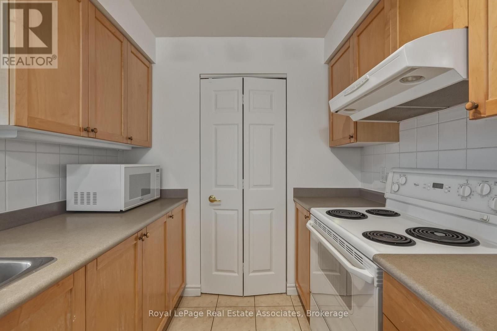 1202 - 55 Strathaven Drive, Mississauga, Ontario  L5R 4G9 - Photo 5 - W13534928