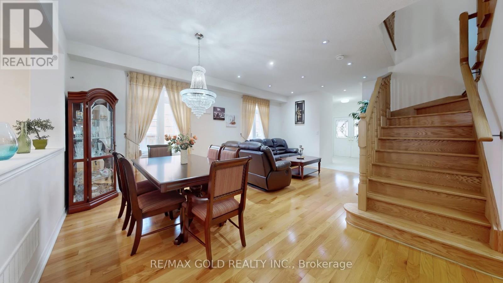 18 Kawana Road, Brampton, Ontario  L6Y 0W2 - Photo 9 - W13536572